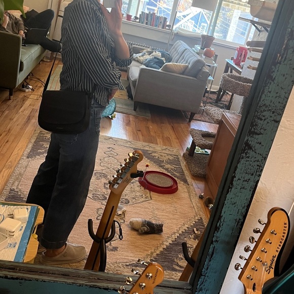 Mansur Gavriel Black Classic Crossbody Bag Regular Size - Picture 8 of 12